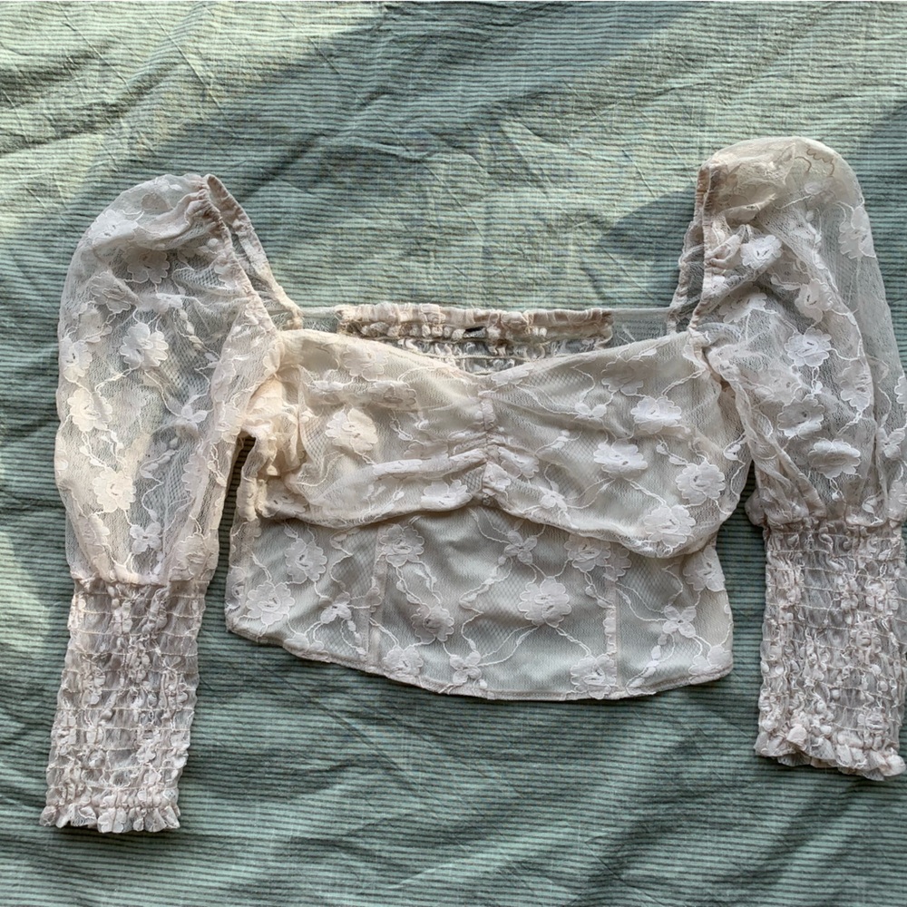 H&M lace cropped blouse